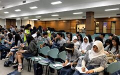 Siswa SMA Global Indonesia School mengikuti kegiatan pengenalan perguruan tinggi di Universitas Pelita Harapan